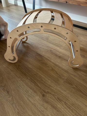 Katehaa Speelboog - Zo Goed Als Nieuw! Waldorf rocker beschikbaar voor biedingen