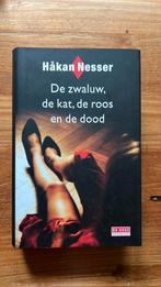 Håkan Nesser - De zwaluw, de kat, de roos en de dood, Ophalen of Verzenden, Zo goed als nieuw, Håkan Nesser