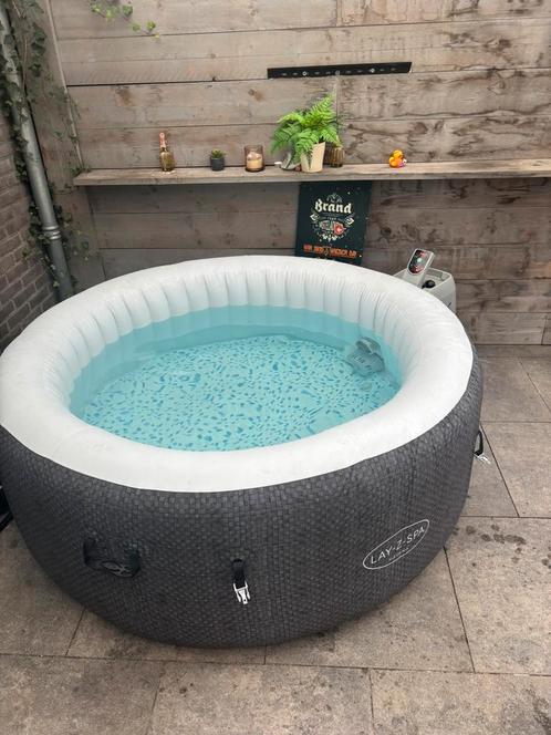 Best way Havana jacuzzi zo goed als nieuw, Tuin en Terras, Jacuzzi's, Zo goed als nieuw, Opblaasbaar, Pomp, Ophalen