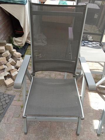 5 verstelbare tuinstoelen beschikbaar voor biedingen