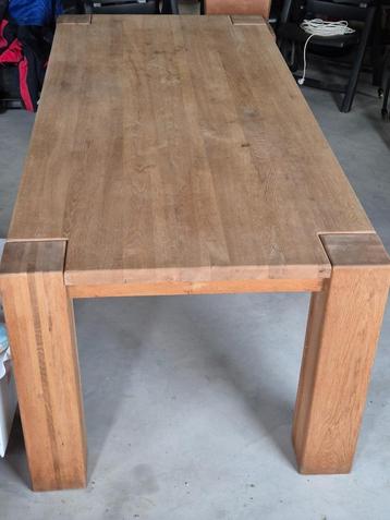 massief eiken eettafel beschikbaar voor biedingen