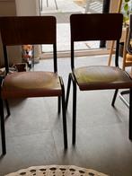 2 retro stoeltjes met houten zitting en zwart frame, Huis en Inrichting, Stoelen, Ophalen, Zo goed als nieuw, Twee