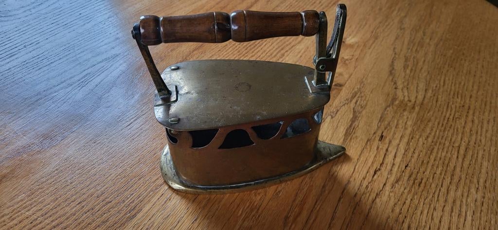 Antiek Strijkijzer met Houten Handvat, Ophalen of Verzenden
