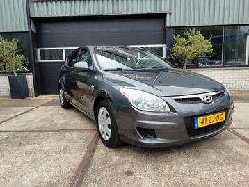 Hyundai i30 1.4 I Cvvt 5DR 2008 Grijs beschikbaar voor biedingen