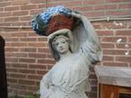 Curiosa groot beeld vrouw dame met druiven druivenmand 77cm, Tuin en Terras, Tuinbeelden, Ophalen, Gebruikt, Onbekend, Onbekend