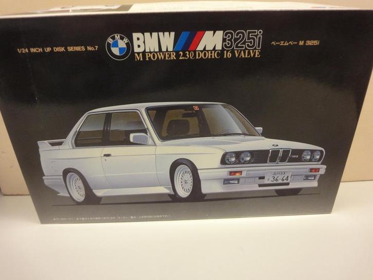 'BMW M325I M Power 2.3L Fujimi 1:24 03307-1000, Hobby en Vrije tijd, Modelauto's | 1:24, Zo goed als nieuw, Auto, Overige merken