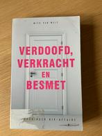 Verdoofd, Verkracht en Besmet - Mick van Wely, Ophalen of Verzenden, Gelezen, Nederland