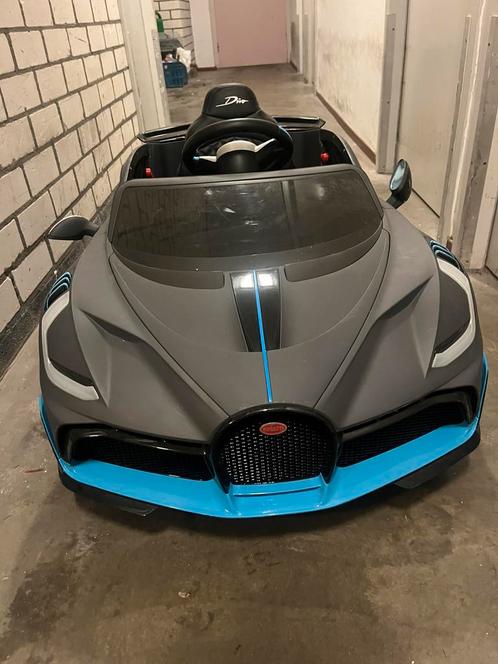 Bugatti Divo kinderauto elektrisch met afstandsbediening, Kinderen en Baby's, Speelgoed | Buiten | Accuvoertuigen, Zo goed als nieuw