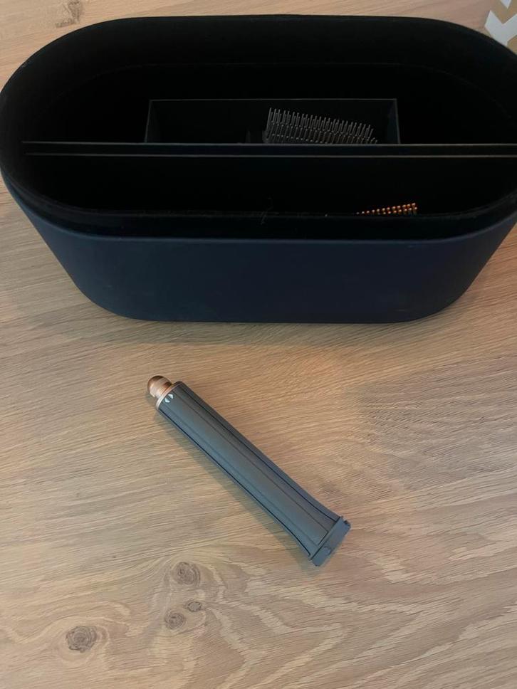 Dyson Airwrap Barrel Opzetstuk 30mm, Sieraden, Tassen en Uiterlijk, Beautycases, Zo goed als nieuw, Grijs, Ophalen of Verzenden