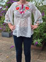 Dames blouse 38 met geborduurd hongaars bloemen motief, Ophalen of Verzenden, Zo goed als nieuw, Maat 38/40 (M), Wit