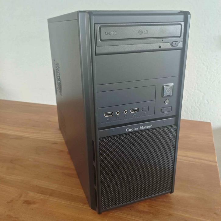 Studie / Kantoor Computer, Computers en Software, Desktop Pc's, Zo goed als nieuw, 3 tot 4 Ghz, SSD, 8 GB, Ophalen of Verzenden