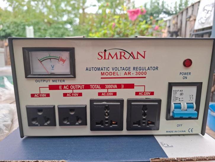 Simran AR-3000 Automatische Spanningsregelaar, Doe-het-zelf en Verbouw, Gereedschap | Overige machines, Gebruikt, Ophalen of Verzenden
