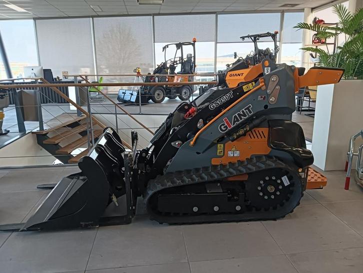 Giant GS 950T Skidster rups schranklader ( DEMO ), Zakelijke goederen, Machines en Bouw | Kranen en Graafmachines, Wiellader of Shovel