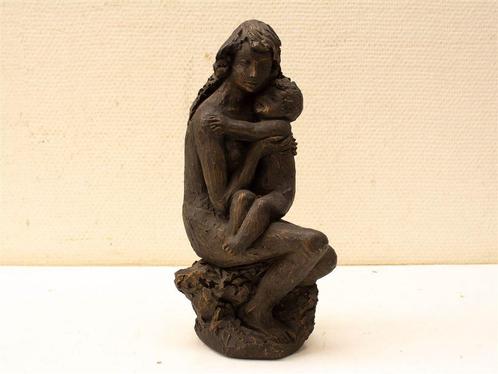 Bronzen beeld van een vrouw met een kind 37136, Verzamelen, Beelden en Beeldjes, Gebruikt, Mens, Ophalen of Verzenden
