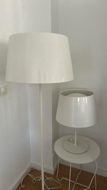 2 witte (staan) lampen Ikea-hoogglans wit