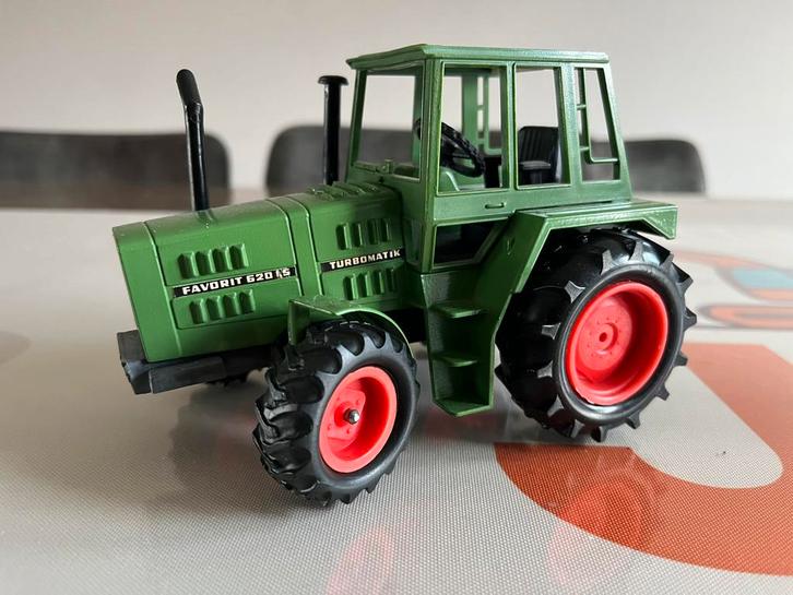 Fendt 620 LS trekker Gama nieuw staat 2307, Hobby en Vrije tijd, Modelauto's | 1:32, Nieuw, Tractor of Landbouw, Overige merken