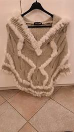 Beige gebreide Poncho/ Cape, Ophalen of Verzenden, Nieuw, Beige