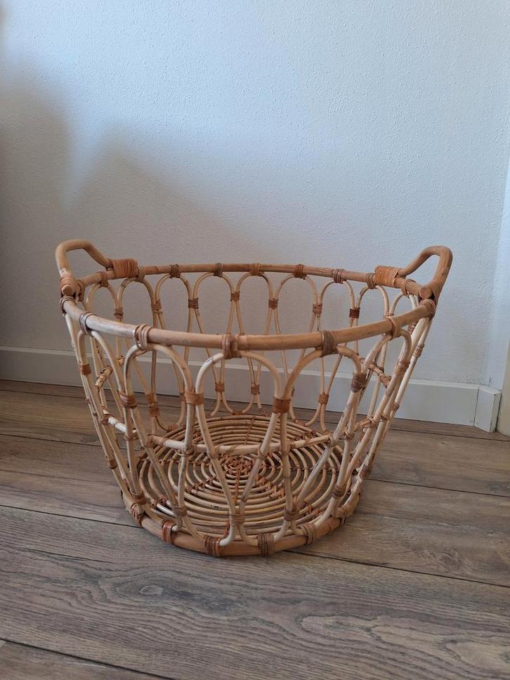 Rotan mand SNIDAD IKEA, Huis en Inrichting, Woonaccessoires | Schalen en Manden, Zo goed als nieuw, Rond, Riet, Ophalen