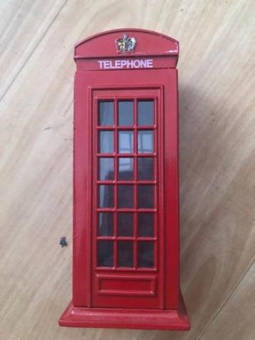 1 telefoon spaarpot engeland rood ongeveer 15 cm beschikbaar voor biedingen