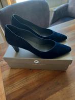 Damespump donkerblauw suede Peter Kaiser, Kleding | Dames, Schoenen, Ophalen of Verzenden, Zo goed als nieuw, Blauw
