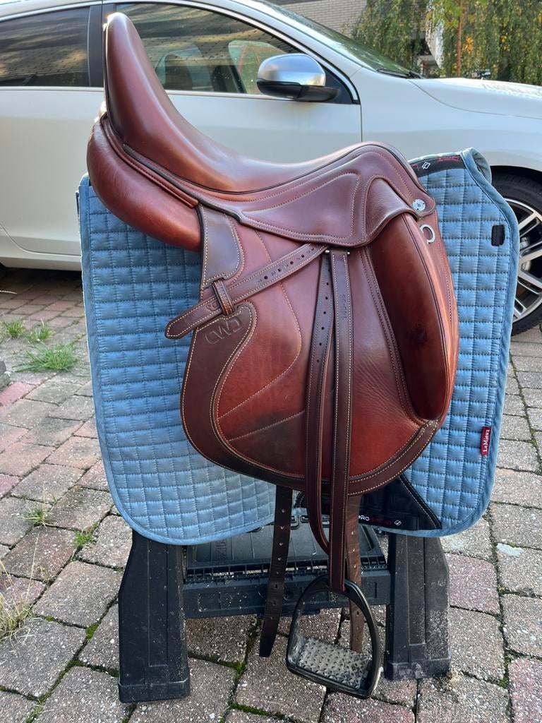 Prachtig 17,5 inch CWD dressuurzadel, Dieren en Toebehoren, Paarden en Pony's | Zadels, Ophalen of Verzenden, Zo goed als nieuw