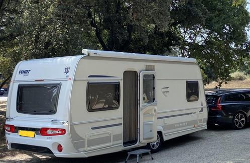Fendt Saphir 495 SFB, Caravans en Kamperen, Caravans, Particulier, tot en met 5, 1250 - 1500 kg, Rondzit, Fendt, Frans bed, Omvormbare zithoek