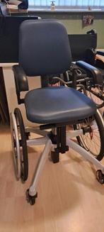 Triple stoel, elektrisch in hoogte verstelbaar, Ophalen, Zo goed als nieuw, Handbewogen rolstoel