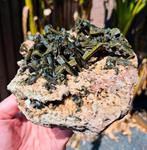 Grote groene toermalijn (verdeliet) cluster. Brazilië, Ophalen of Verzenden, Mineraal