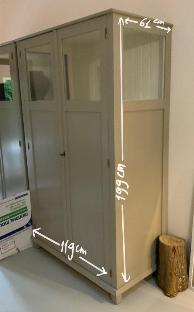 Lichtgrijs/taupe vitrine kast, Huis en Inrichting, Kasten | Vitrinekasten, Gebruikt, 150 tot 200 cm, 100 tot 150 cm, 50 tot 75 cm