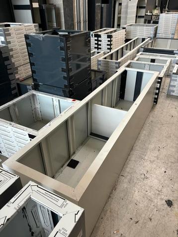 Stalen plantenbak 250x60x60cm wit !!!OUTLET!!! beschikbaar voor biedingen