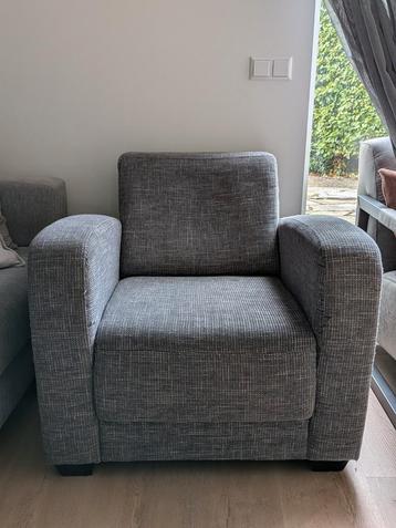 Grijze fauteuil  beschikbaar voor biedingen