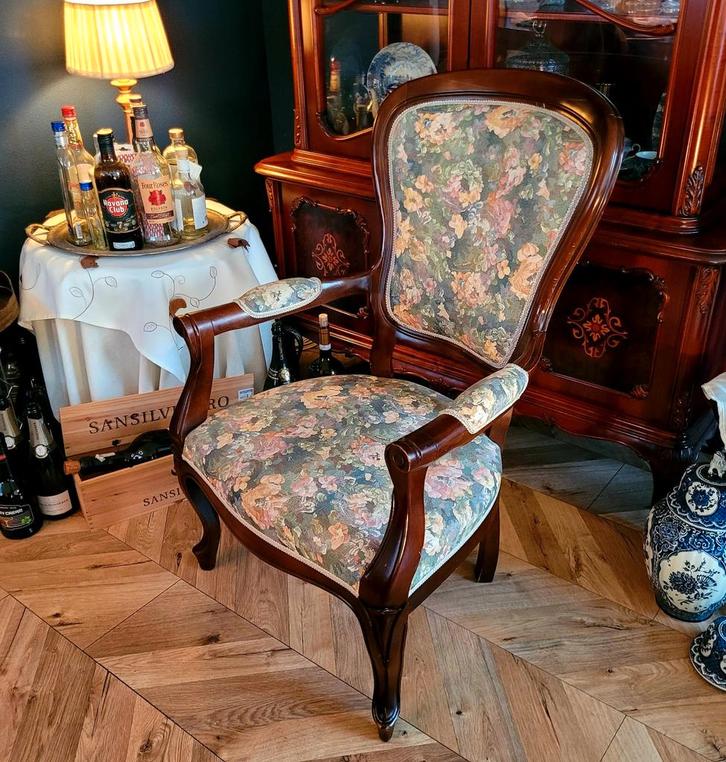 Queen anne stoel - borduurde zitting vintage fauteuil, Huis en Inrichting, Stoelen, Zo goed als nieuw, Eén, Hout, Ophalen