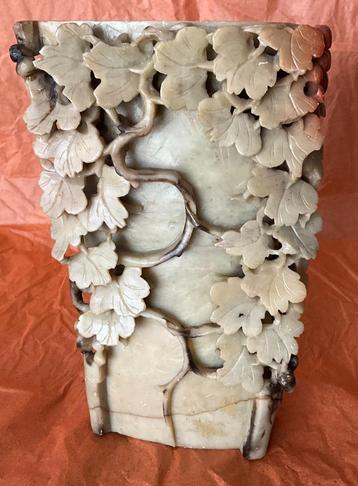 Speksteen ca. 1950 - Chinese Penselenpot - Druivenranken beschikbaar voor biedingen