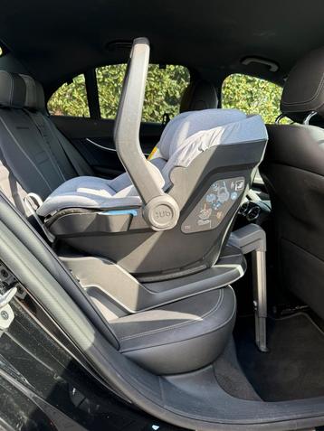 Uppababy mesa i-size autostoel met base. beschikbaar voor biedingen
