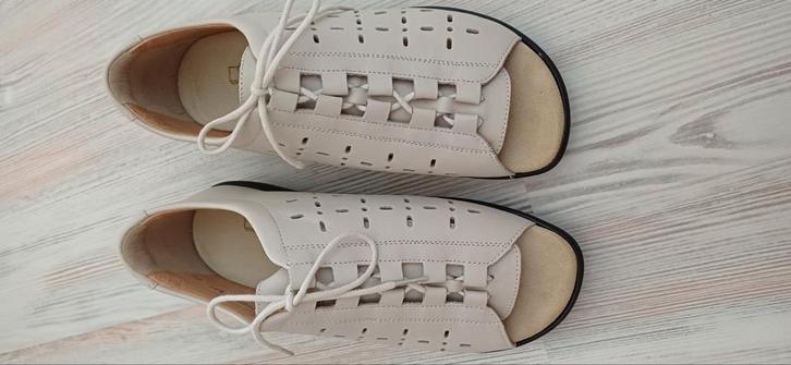 Beige sandalen,  39, met uitneembare zool, ladysko, Kleding | Dames, Schoenen, Zo goed als nieuw, Sandalen of Muiltjes, Beige