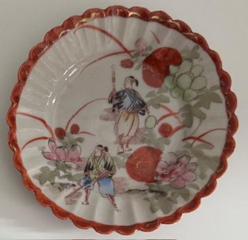3 Antiek Chinese of Japanse schotels beschikbaar voor biedingen
