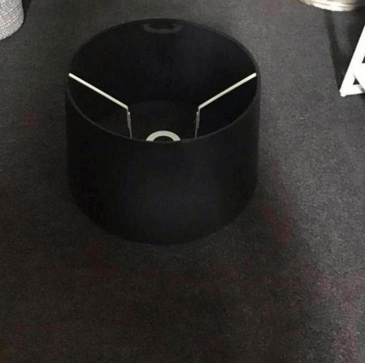 Lampenkap zwart  lig in de weg, Huis en Inrichting, Lampen | Lampenkappen, Zo goed als nieuw, Minder dan 25 cm, Rond, Zwart, Ophalen of Verzenden