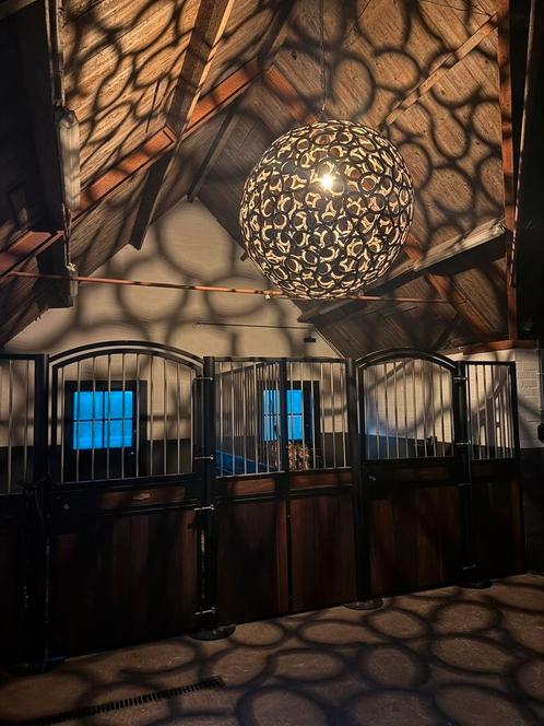 Hanglamp vloerlamp ornament tuin hoefijzerlamp hoefijzerbol, Dieren en Toebehoren, Paarden en Pony's | Overige Paardenspullen