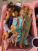 BARBIES MET KLEDINGEN, Ophalen of Verzenden, Pop