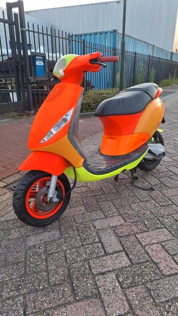 Piaggio zip 2takt yasuni uitlaat beschikbaar voor biedingen