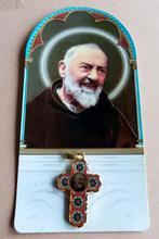 A33-7-8 Prachtige kaart pater Pio met bijzonder Pio kruisje, Ophalen of Verzenden, Nieuw, Kaart of Prent