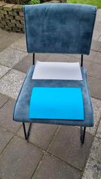 Blauwe Velvet Stoel, Ophalen