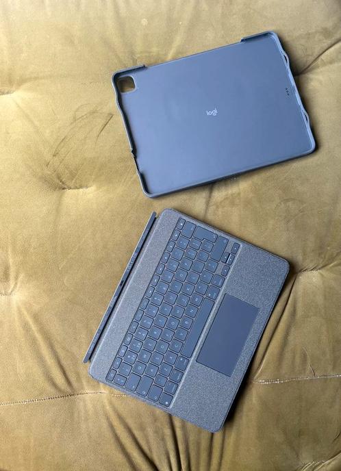 Logitech Combo Touch for iPad Pro 12.9-inch, Computers en Software, Tablet-hoezen, Gebruikt, Bescherming voor- en achterkant, 12 inch