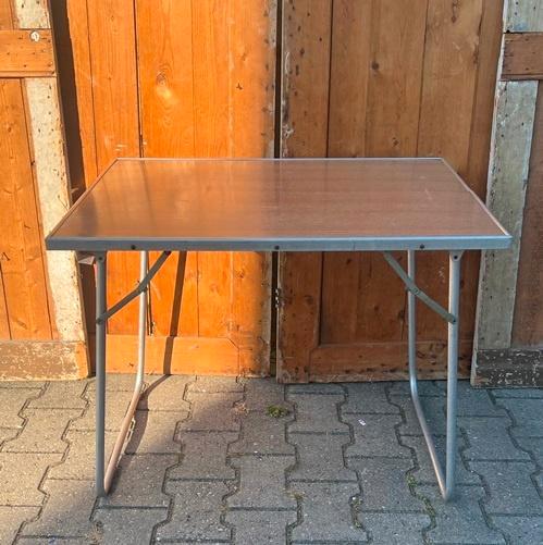 Camping tafel origineel vintage opklapbaar 80,5 x 60,5 cm, Caravans en Kamperen, Kampeermeubelen, Gebruikt, Campingtafel, Ophalen of Verzenden