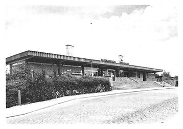 982212	Hardinxveld Giessendam	ZH 1975 Station	Nette oude krt beschikbaar voor biedingen
