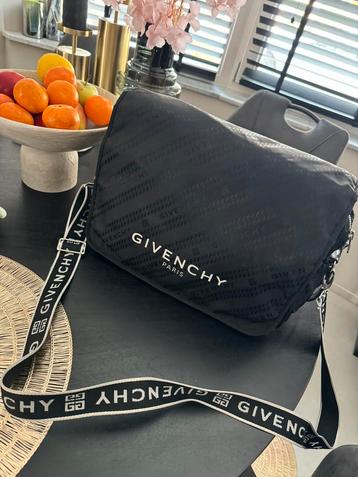 Givenchy luiertas