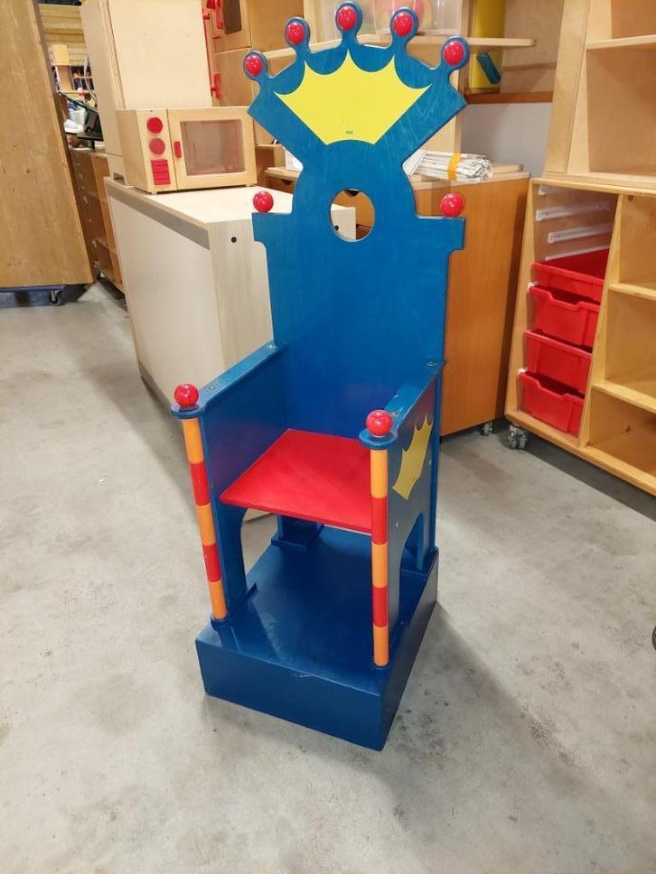 Verjaardagsstoel / kinder troon KEK, Kinderen en Baby's, Kinderkamer | Overige Meubels, Zo goed als nieuw, Stoel, Ophalen