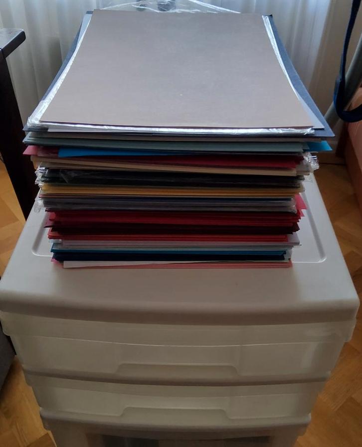GROTE PARTIJ KAARTKARTON. IN VERSCHILLENDE MATEN EN KLEUREN., Hobby en Vrije tijd, Kaarten | Zelf maken, Nieuw, Blanco kaart of Basiskaart