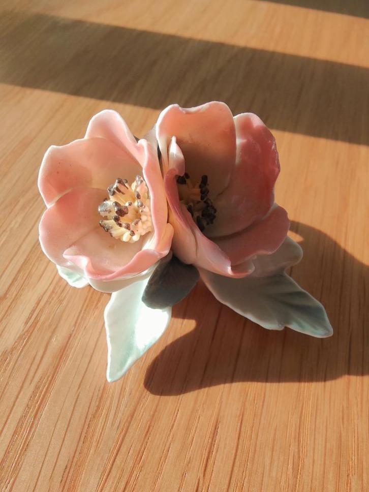 Authentieke Karl Ens porseleinen bloem met stempel, Antiek en Kunst, Antiek | Porselein, Verzenden