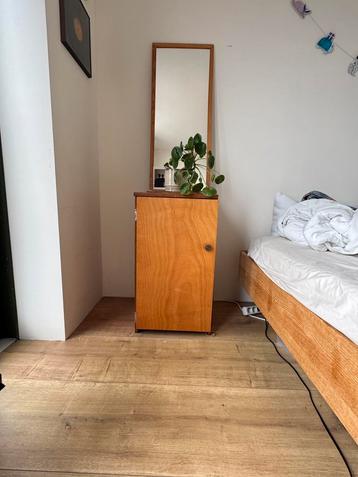 Mid-century fineer kastje – zeldzaam vintage model beschikbaar voor biedingen